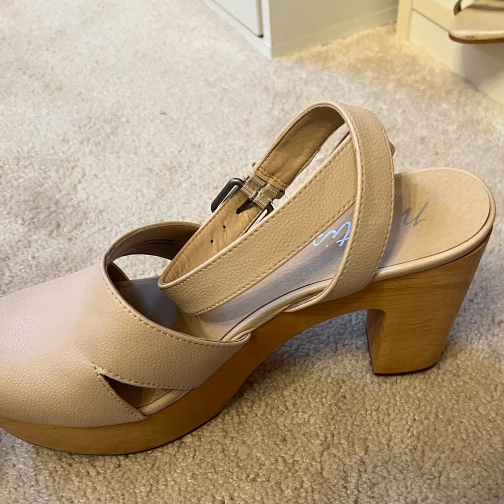 Matisse Nude Tan Closed Toe Wood Clog Sandal 9